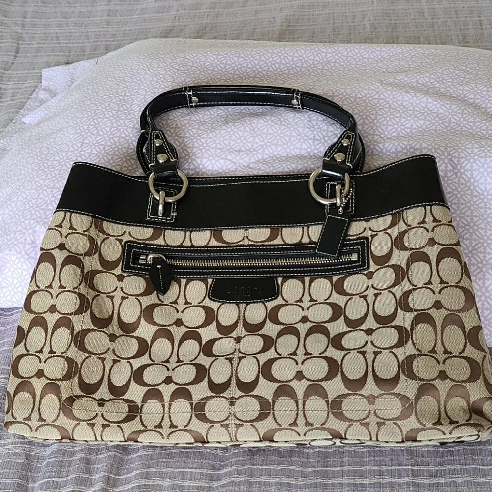 NWOT Coach Signature Purse